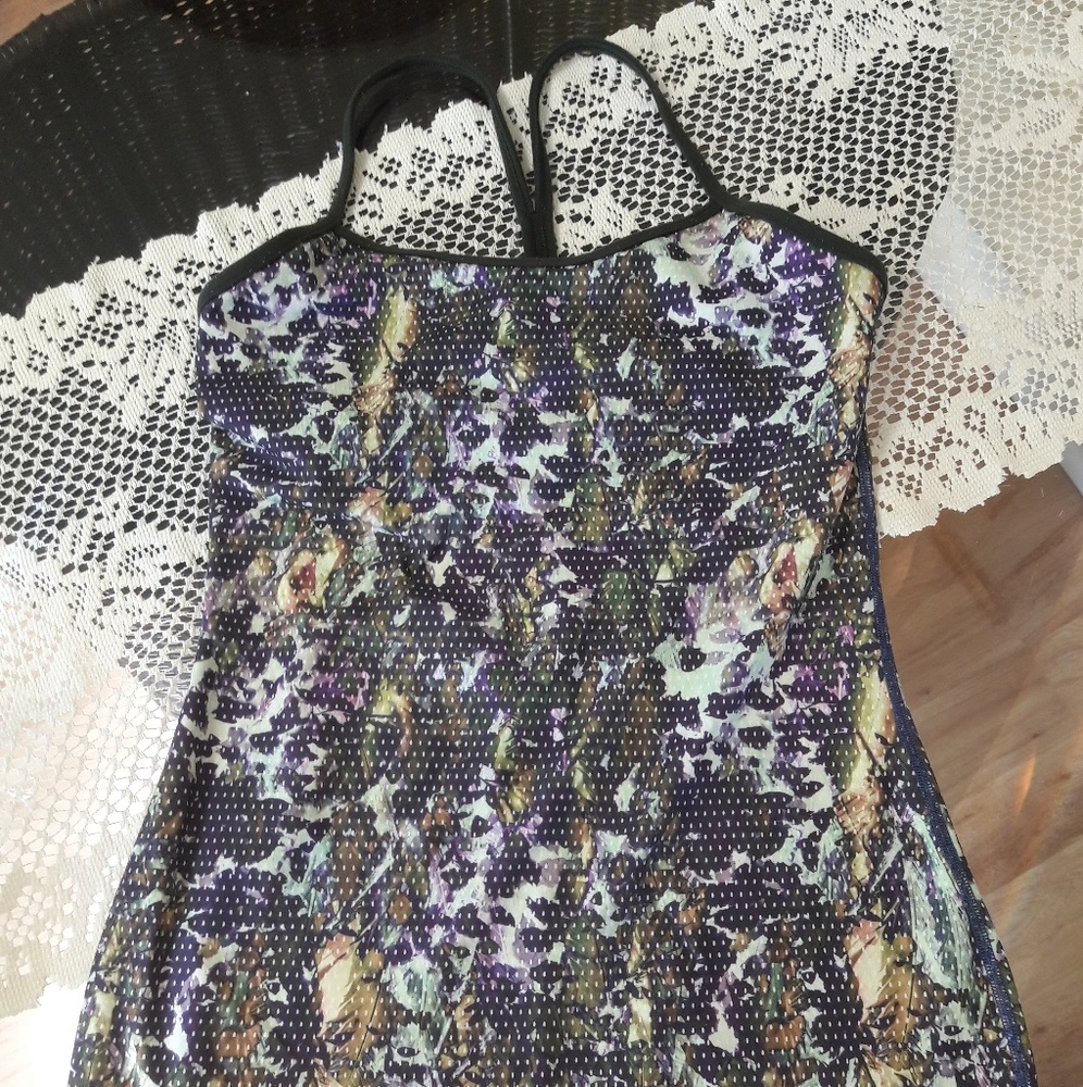 Lululemon tank